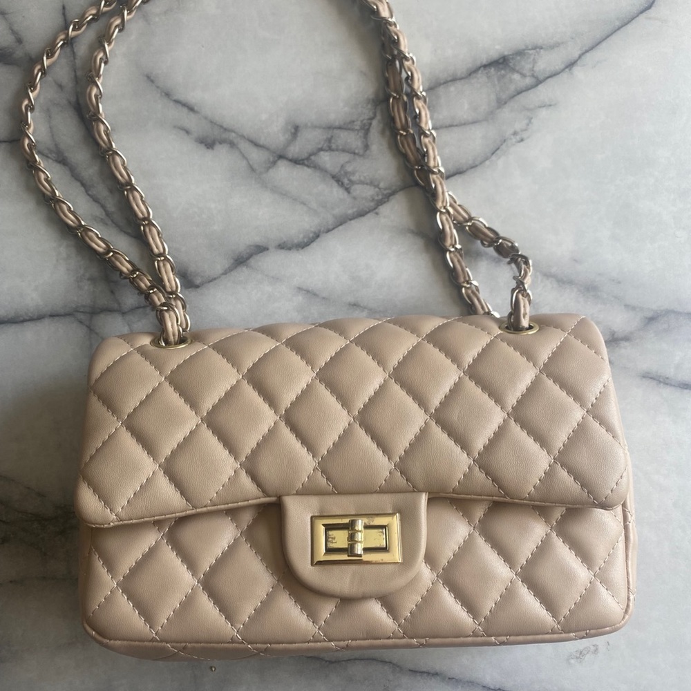 Medium quilted bag